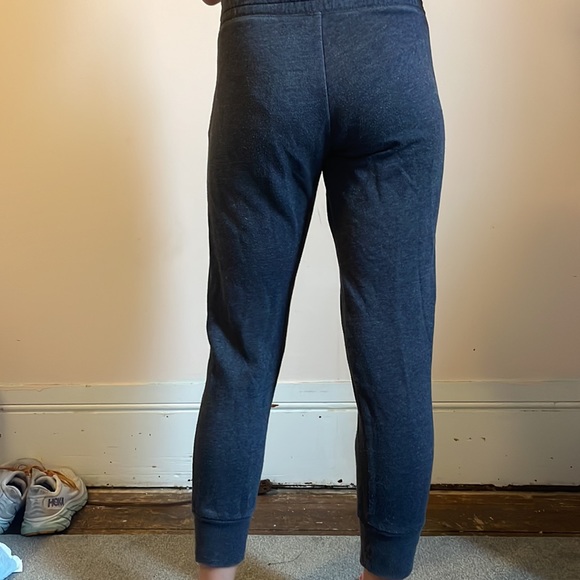 modeled by a 5'3 woman's XS model - Picture 2 of 2